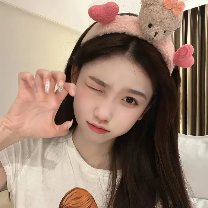 独家爆料：顶流女星代言翻车，评论区彻底沦陷，深夜
